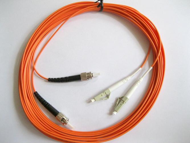 廠家直銷3米電信級(jí)FC光纖 高可靠性與性價(jià)比的完美結(jié)合